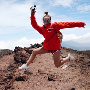 Meet your Posher, Lauren